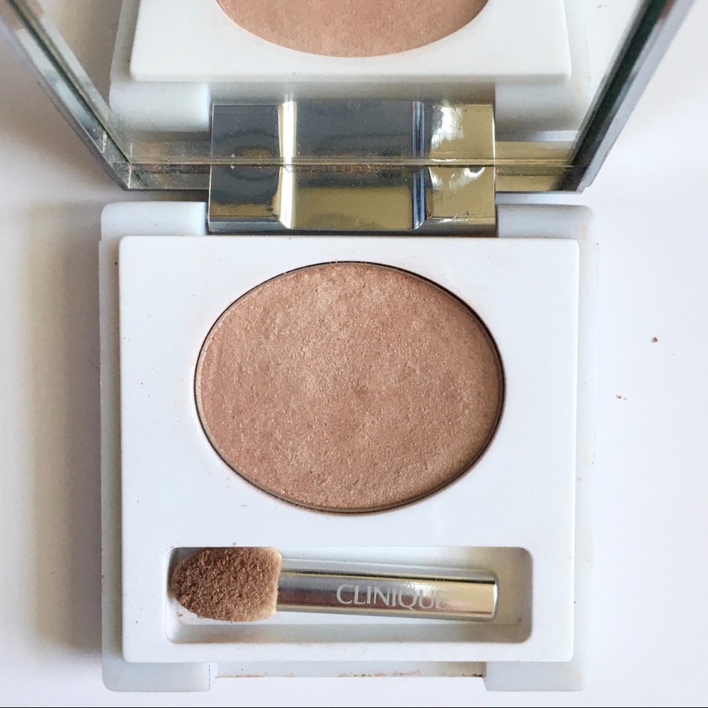Premium Makeup Bundle - Picture 5 of 7